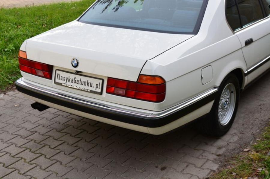 Детали экстерьера BMW 740i (E32) 1992 года  (UK) (фото 45 из 170)